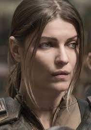 Octavia and diyoza make their way to the mysterious anomaly in search of the old man. Charmaine Diyoza The 100 Characters The 100 Show The 100