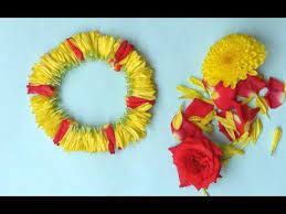 Different Method To Tie Flower Garland Making With Rose Chrysanthemum Flower Pola Jadai Veni Gajra Yo Flower Garland Diy Flower Garlands Flower Decorations
