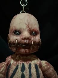 Neu Mini baby killer Die puppe schlüsselring Stil Creepy niedlich gruselig  Horror realistisch mit handgemalten größe 8 zoll