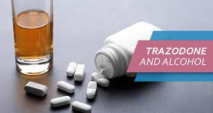 In particular, symptoms of suicidality or unusual behavior changes should be watched for.7﻿ if you experience any difficulties, you should be in close contact with your primary health provider. Trazodone And Alcohol Is It Safe To Take Desyrel Mixed With Ethanol