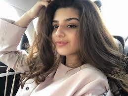 Je jednou z hlavních pražských vzdělávacích institucí pro výuku hudby, zpěvu a herectví. Diana Kalashova Birthday Girl Sweet 15 Facebook
