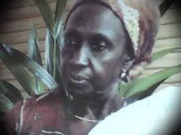 Mamie Khady Sow Femme de devoir, femme de l'ombre, Mamie Khady Sow a été  celle qui a aidé le premier Président de la Côte d'ivoire indépendante à  réussir ses premiers pas en