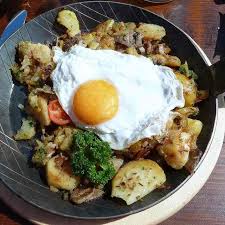 Coloca los huevos en una olla profunda, cúbrelos con agua a tempertaura ambiente, cocina a cuando comience a hervir, añade el huevo sin cáscara, cocina por 3 minutos hasta que la clara. Usos Del Huevo En Las Recetas Recetas De Cocina Casera Faciles Y Sencillas Cocina Casera