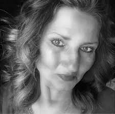 Hi! 😊 I'm looking for a Toy Poodle puppy. It's important that they stay  small, no more than 9 pounds. Also, I'd like the puppy to have all  documents and AKC registration.