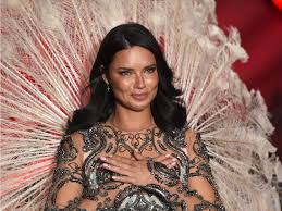 Jun 17, 2021 · adriana lima at the 2002 victoria's secret fashion show in new york city. Adriana Lima S Last Victoria S Secret Fashion Show Looks