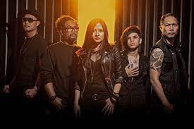 Lirik dan chord kunci gitar lagu bunda dari melly goeslaw potret. Lirik Dan Chord Lagu Langit Biru Dari Cokelat