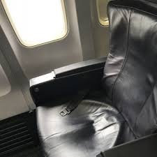 Maybe it's just me, but i find united's 737 interiors to be so drab. United Airlines Fleet Boeing 737 800 Details And Pictures
