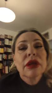 la vita dell artista è tosta altroché se è tosta ...oggi non vi parler...