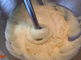 Recette De La Creme Mousseline De M O F Stephane Glacier Methode 1 Patissiere Et Beurre En 2 Fois