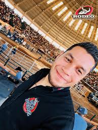 Yo si sueño., con un día llenar La Monumental 🤠 No sé cuánto tiempo nos  lleve… Pero de que lo logramos… Lo logramos 💪🏼 Todo un éxito el Rodeo  “Ocho Segundos” 🔥🔥🔥