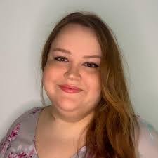 Gina Wray's Instagram, Twitter & Facebook