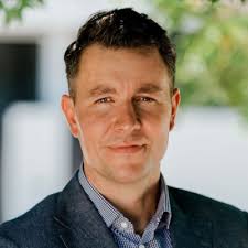 Downsizing for Retirees: Luxury Living & Strata Insights