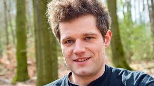 Mit großen Sprüngen durch den Wald