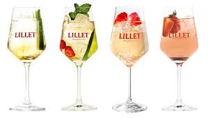 It is a blend of 85% bordeaux region wines (semillon for the blanc and for the rosé, merlot for the rouge) and 15% macerated liqueurs, mostly citrus liqueurs. Tante Lilli Kultgetrank Lillet Als Trendiger Sommerdrink 2014 Krone At