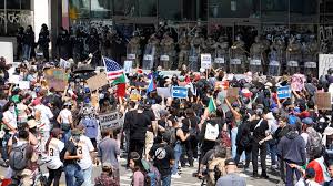 Các cuộc biểu tình phản đối Cơ quan Thực thi Di trú và Hải quan Mỹ (ICE)  tại Los Angeles đã bước sang ngày thứ tư. Các cuộc biểu tình bùng phát