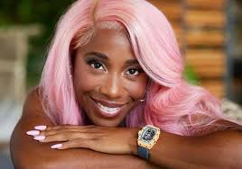 The Jamaican queen-sprinter and Olympic three-time gold medalist,  Shelly-Ann Fraser-Pryce pulled out of the World Athletics Continental Tour  Race in Switzerland 🇨🇭 this week. She withdrew from the 100m heat race  supposed