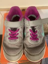 Nike is a brand that is known by its name all over the world. Little Girls Magenta Grey Nike Velcro Sneakers Tennis Shoes Size 13
