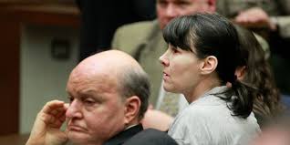 Vražedkyně 13krát střelila sokyni v lásce a udělala kariéru u policie. Její  výslech se stal legendárním