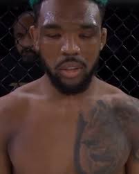 It only took 39 seconds for @michael.malott to sink the guillotine and get  it done in 1️⃣st 💥 #HWPO #bagsecured [ Via @UFC for #DWCS ]