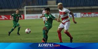 Ya, strategi memang merupakan sebuah faktor penting yang mempengaruhi kemenangan / kesuksesan orang yang membuat dan menjalankannya. Macam Macam Pola Pertahanan Dalam Sepak Bola Halaman All Kompas Com
