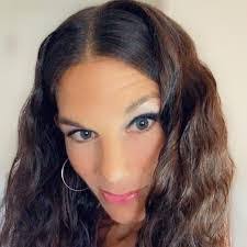 Rhonda Devlin's Instagram, Twitter & Facebook