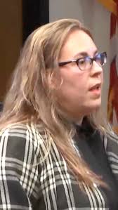 NextLiveTrial: Tennessee mother Robin Howington is accused of shooting and  killing her 5-year-old daughter and blaming her 2-year-old son for killing  his sister. Opening statements are underway now. #CourtTV