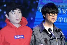 His father wang jianlin is the chairman of the dalian wanda group, china's largest real estate developer, as well as the world's largest movie theater operator. çŽ‹æ€èª æŠŠå…¬å¸å–ç»™äº†ä¸€ä½è€å‹ æŠ•èµ„ç•Œ