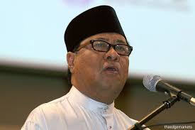 Tan sri dato' seri abdul khalid bin ibrahim (born 14 december 1946) is a malaysian politician who served as the 14th menteri besar (chief minister) of the state of selangor from 2008 to 2014. Ex Selangor Mb Khalid S Bid To Appeal Reinstatement Of Rm14b Case Against Him To Be Heard Next Week The Edge Markets