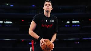 He also represents the senior serbian national basketball te. Ostaje U Nba Bjelica Menja Smailagica U Voriorsima Novosti Rs