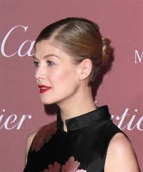 Rosamund Pike Hairstyles And Haircuts