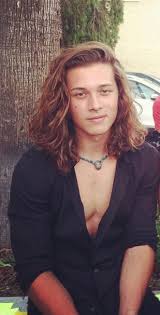 Grafika Action Actor And Concerts Leo Howard Long Hair Styles Men Long Hair Waves