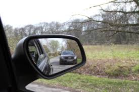 Auch wenn er gerade noch an einer haltestelle steht und eben jetzt losfahren will. Rechts Uberholen Bussgeldrechner Bussgeldkatalog 2021