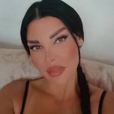 الأرق كذبة .. ولو وجد الأنسان من يحتضنهُ لنام بعمق ... #hope ✨💕