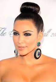 Kim kardashian long straight hair with light brown streaks. A Secret Tool That Ll Make Getting This Hairstyle On Kim Kardashian Way Easier Glamour