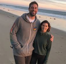 Just days after rumors surfaced that aaron rodgers was dating shailene woodley, the green bay packers quarterback announced he got engaged. Danica Patrick Says It S Amazing Dating Aaron Rodgers People Com