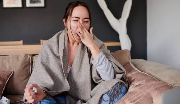  Reason Your Eyes Water when yawn