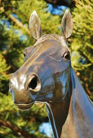 The Makybe Diva Australian Racehorse Statue The Travel Tart Blog Racehorse Horses Statue