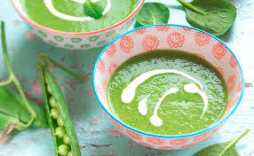 Spinatsuppe Mit Erbsen Jungzwiebeln Und Minze Rezept Rezept Minze Rezepte Spinatsuppe Minze