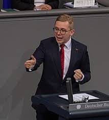 Der fall amthor hat in berlin eine diskussion über lobbyismus und die regeln für abgeordnete bei nebentätigkeiten ausgelöst. Philipp Amthor Wikipedia