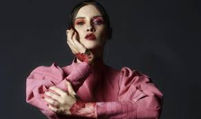 Pentru sotia designerului de pantofi mihai albu, fetita pe care o asteapta in curand nu poate fi folosita ca scuza pentru a manca . Iulia Albu InsÄƒrcinatÄƒ Pentru A Doua OarÄƒ Ce A Declarat Vedeta Glow Magazin