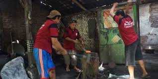 Pabrik garmen sukomoro magetan, lowongan kerja pabrik sepatu sukabumi, lowongan spg susu frisian flag, pabrik sepatu guyangan nganjuk, . Denting Gamelan Nganjuk Mengalun Hingga Mancanegara Halaman All Kompas Com