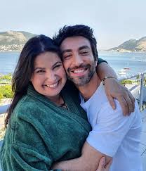 Read 6 reviews from the world's largest community for readers. Minha Mae E Uma Peca 3 Estreia Em Dezembro Com Casamento Gay Heloisa Tolipan Heloisa Tolipan