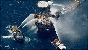 The gulf of mexico (spanish: An Oil Platform Burns Blanketing The Gulf With Angst The New York Times