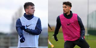 Lech poznan formasını giyen, 1999 doğumlu, geleceğin büyük yıldızlarından olacak polonyalı orta saha. Karbownik Blizej Debiutu W Brighton Angielski Dziennikarz O Sytuacji Polakow Pilka Nozna Sport Pl
