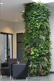 Vertikales Grun Belebt Jeden Raum Ein Grosser Vorteil Hierbei Ist Die Individuelle Planbarkeit Www Green Wall Plants Vertical Garden Design Roof Garden Design
