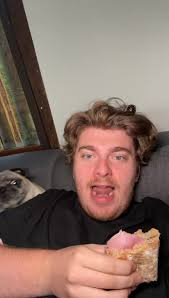 Albert le chien et son obsession pour la nourriture