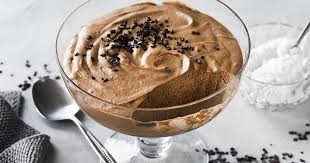 Mousse Au Chocolat Das Simple Grundrezept Die Besten Backrezepte Mit Gelinggarantie Rezept In 2020 Dessert Rezepte Einfach Backrezepte Einfach Backen