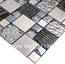 Modern ideas for kitchen tiles include various materials, textured surfaces, bright colors, and surprising shapes of tile designs. Pin By Annette Velez On Home Ideas Trendy Kitchen Backsplash Glass Mosaic Tile Backsplash Kitchen Tiles Backsplash