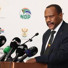 UPDATE: The Head of Hawks, Lt General (Advocate/Dr) Godfrey Lebeya will vacate his position on 30 May 2025 when his term of office ends. Lebeya is already visiting provinces to bid farewell