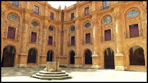 Es una de las plazas más bellas y grandes de españa. Universidad De Salamanca La Mas Antigua De Espana